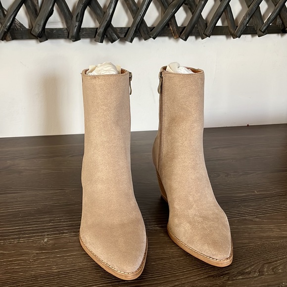 NIB Neutral Ankle Boots - Picture 9 of 13
